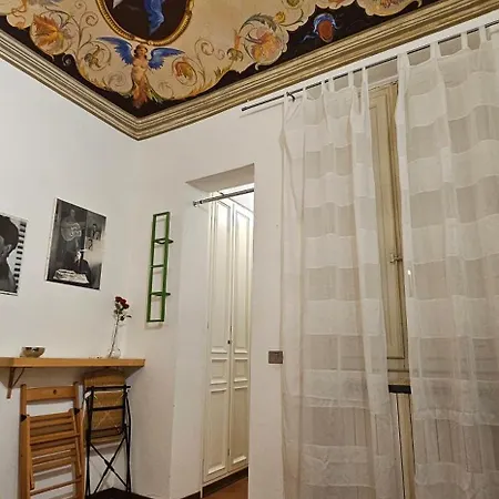 Monolocale In Palazzo D'epoca Apartman