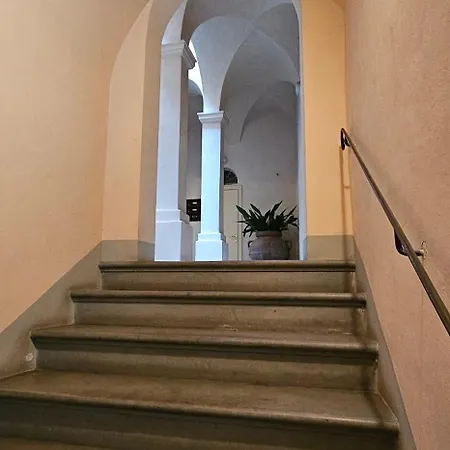 Monolocale In Palazzo D'epoca *