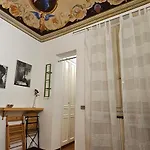 Monolocale In Palazzo D'epoca Lägenhet