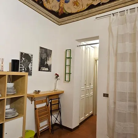 Monolocale In Palazzo D'epoca Apartamento *
