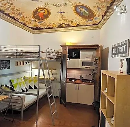Monolocale In Palazzo D'epoca Appartement